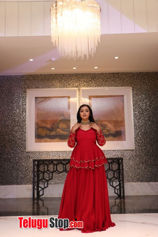 Nithya shetty red dress images-Nithya Shetty Photos,Spicy Hot Pics,Images,High Resolution WallPapers Download